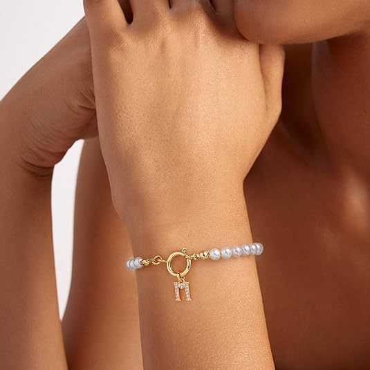 Auden Clé Armband med bokstav | Guld