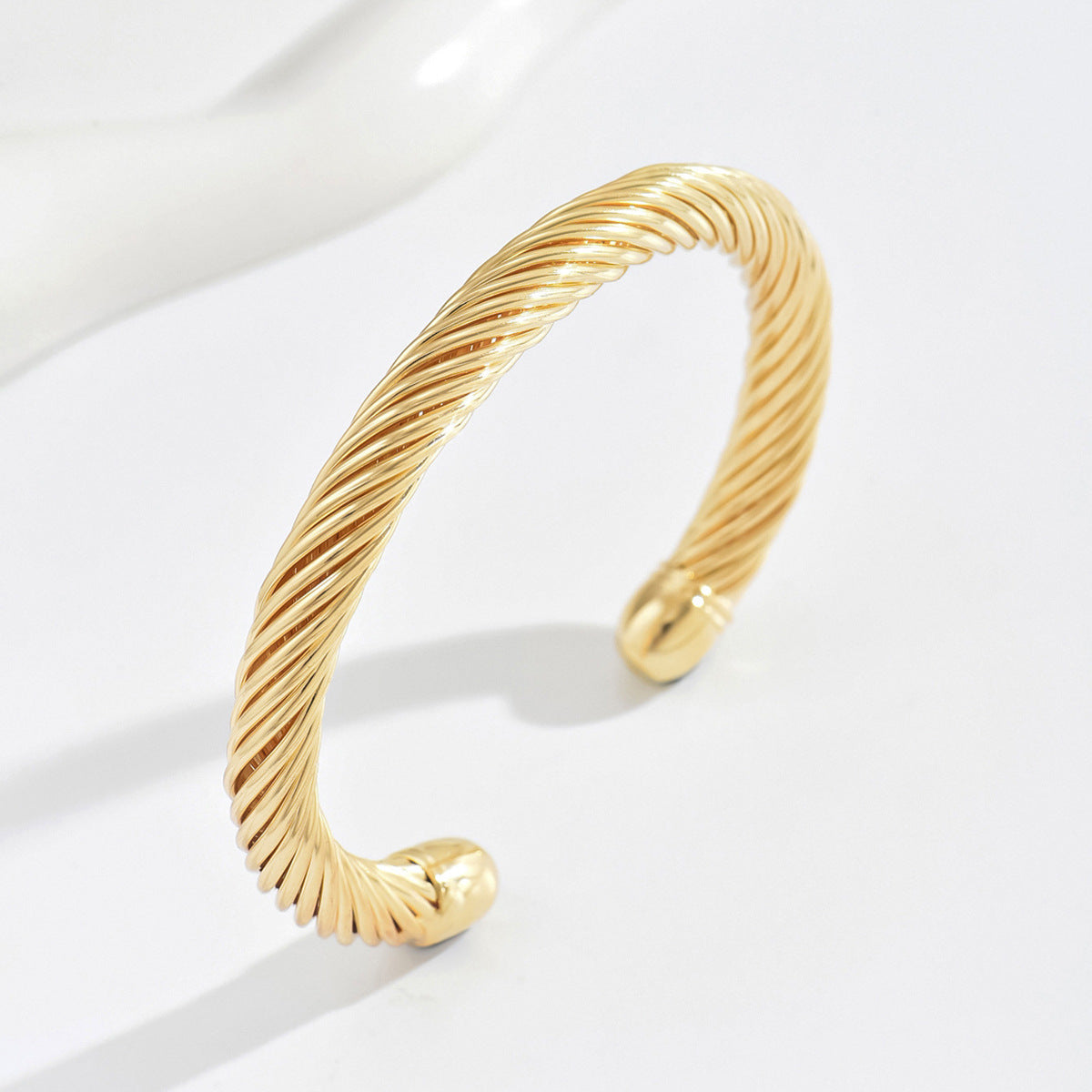 Prime Twisted Cuff-armband | Guld