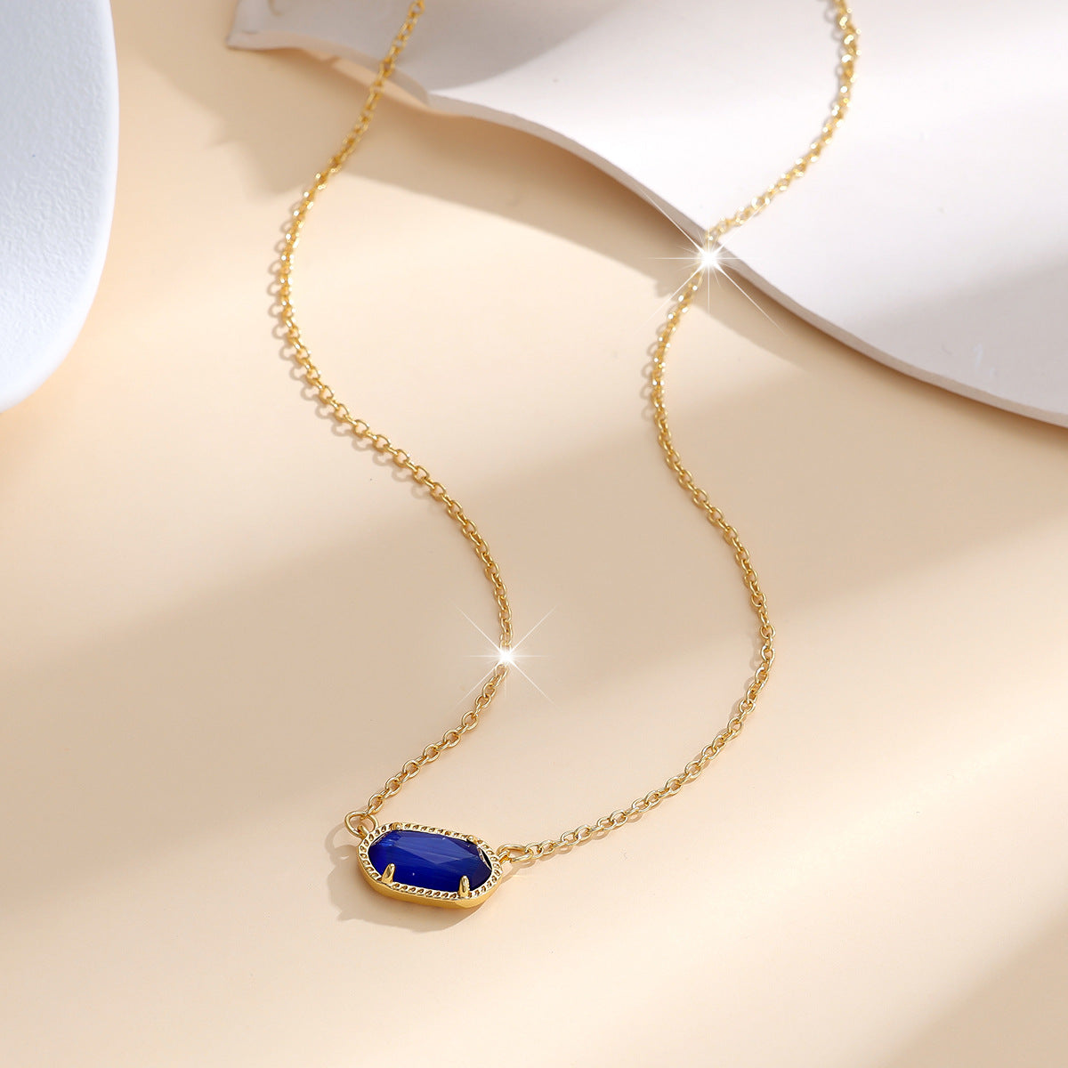Klassiskt ovalt safirhalsband | Guld