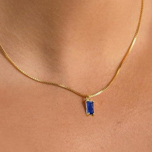 Minimalistiskt safirhalsband | Vitguld