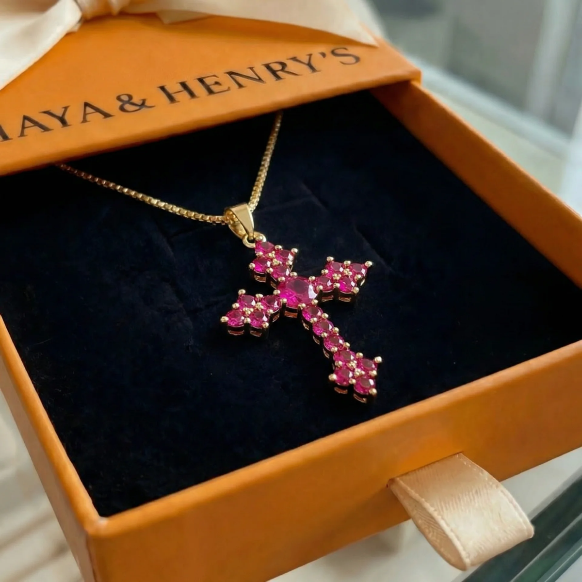 Halsband med rosa klusterkors | Guld