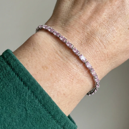 Tennisarmband med rosa safirprismor | Vitguld